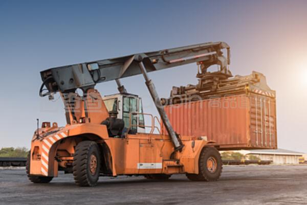 港口貨物裝卸搬運活動 效率與安全并重的關鍵環節