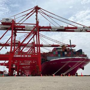 洋山深水港目擊記 港口轉起來，貨物動起來