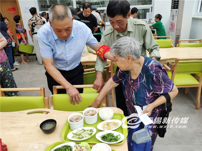 打通養(yǎng)老服務(wù)“最后一公里” 托起幸?！跋﹃柤t”